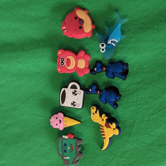 Crocs Jibbitz Bundle of 9 Kids Animated Objects & Dinosaurs New - Picture 1 of 5